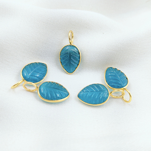 8x10 MM sculptée à la main Apatite pierre précieuse 925 argent chrétien pendentif à breloque plaqué or lunette réglage élégant conception de bijoux - Product Image 4
