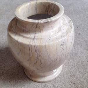 Vase sphérique en marbre moderne artisanal, pierre beige solide, décoration de luxe pour la maison, salle à manger, salon, cuisine, exportateur en gros - Product Image 3