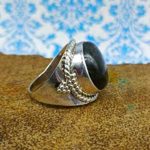Bijoux semi-précieux en argent sterling 925 faits à la main Bague en pierres précieuses Labradorite Forme ronde Gris avec bague en pierre Flash bleue - Product Image 2