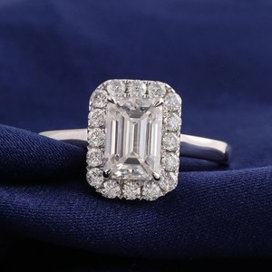 Anillo de compromiso de moissanita blanca con corte de esmeralda de Plata de Ley 925, anillo de compromiso de moissanita con corte de Esmeralda personalizado - Product Image 4