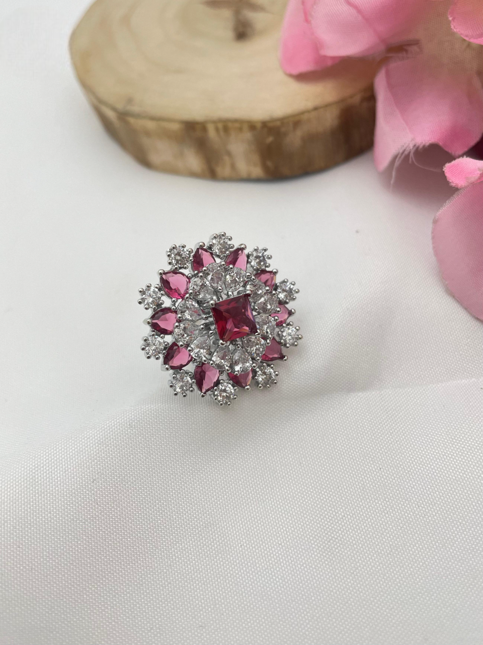 สีม่วงแดง