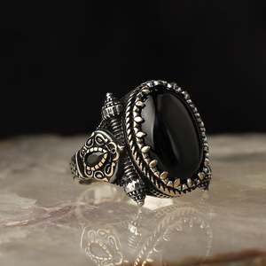 Anillo de Hombre Estilo Otomano de Plata de Ley 925 con Logotipo Personalizado Azuris, Piedra Negra Natural, Hecho a Mano en Turquía, Modelo VALKH1484 - Product Image 3