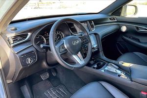 EXCELENTE SUV Crossover Deportivo Q-X50 2024 Usado con Tracción Total - Product Image 4