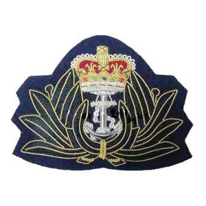 Écusson de blazer brodé à la main sur mesure, motif ancre royale dorée, fabriqué en usine, best-seller au Royaume-Uni, pour blazers et patchs en tissu - Product Image 1