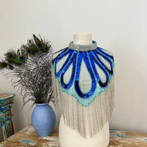 Belle robe de soirée antistatique avec cape perlée et perles brodées franges caractéristiques enveloppantes - Product Image 1