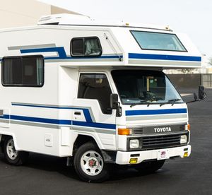 Venta de Autocaravanas Toyota HiAce Tomboy de 1993, Usadas en Buen Estado - Product Image 1