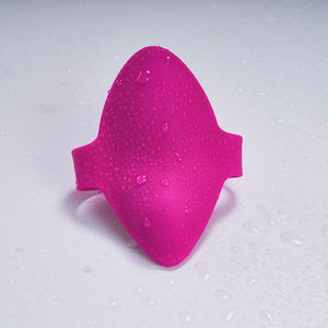 Vibrador de bragas inalámbrico con control remoto por aplicación, diseño de toalla sanitaria invisible, material PE - Product Image 1