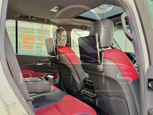 Toyota Land Cruiser SUV 2026 Blanc GCC Turbo V6 AWD Taille des pneus R20 Sièges en cuir Volant à gauche - Product Image 2