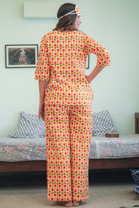 ชุดนอนผ้าฝ้ายแท้สำหรับผู้หญิงชุดนอนสีเหลืองสำหรับใส่กลางคืนพิมพ์ลายบล็อกมือตัวเลือกที่สมบูรณ์แบบสำหรับฤดูร้อนส่งตรงจากโรงงาน - Product Image 2