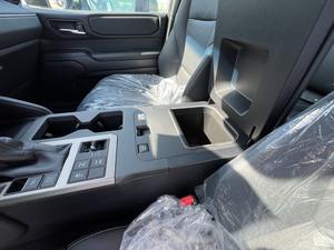 Neuf/Occasion 2024 pour PRADO LC250 2.4L SUV Automatique 4x4 R20 Cuir Gauche Option Or Essence Feux LED - Product Image 6