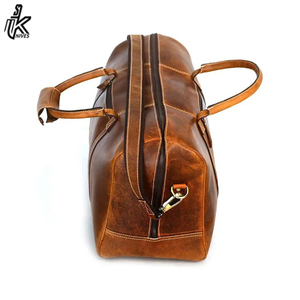 Sacs de voyage de qualité supérieure en cuir véritable, taille cabine, unisexe, en vente - Product Image 3