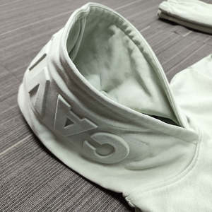 เสื้อมีฮู้ดสำหรับผู้ชายและ3D เสื้อฮู้ดลายนูนแนวสตรีทผ้าคอตตอนรุ่น450gsm กำหนดได้เอง - Product Image 3