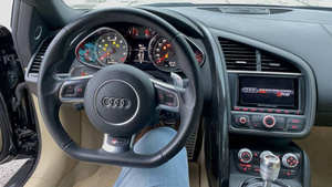 Limpio certificado 2014 Au.di R8 4,2 Quattro Spyder - Product Image 2