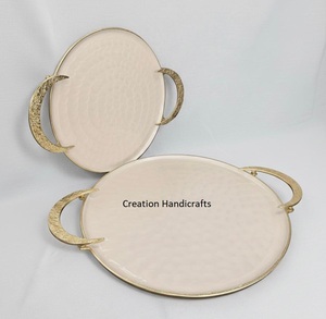 Plateau de service en métal moulé en aluminium au design moderne, best-seller, plateau à dessert, plateau à chocolat pour le Ramadan, Noël, usage domestique - Product Image 2