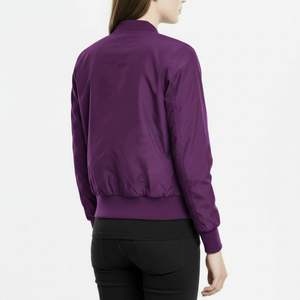 เสื้อแจ็คเก็ตบอมเบอร์ผู้หญิงแบบซิป ทอผ้าสีสันสดใส สวมใส่สบายๆ สไตล์สตรีทแวร์ กันลม ระบายอากาศได้ดี รับสกรีนโลโก้ สำหรับฤดูใบไม้ผลิและฤดูใบไม้ร่วง - Product Image 2