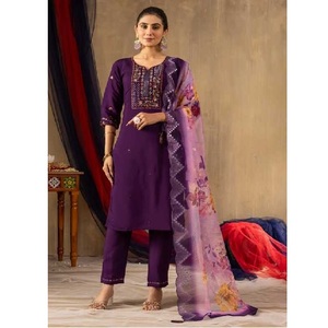 Elegante Conjunto Kurti de Seda Romana Bordado a Mano con Hilos Multicolores, Traje Tradicional para Fiestas - Product Image 2