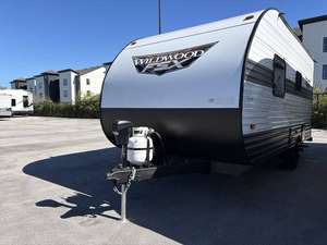 Casa Contenedor Móvil Prefabricada Moderna de Lujo Usada, Modelo F-o-r-e-s-t R-i-v-e-r Wildwood Fsx 164R-B-L-E - Product Image 3