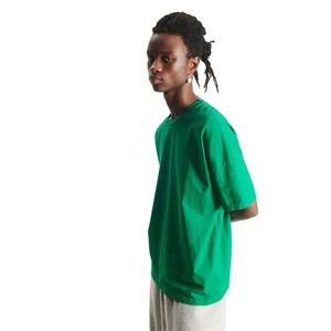 Camiseta verde de gran tamaño para hombre, camiseta informal holgada de algodón, ropa de calle, camiseta de manga corta con cuello redondo y colores personalizados - Product Image 4