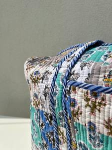 Sac de voyage matelassé multicolore de luxe de qualité supérieure à patchwork fabriqué en Inde par un fabricant indien - Product Image 4