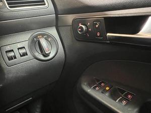 Volkswagen Touran 2012 USADO, Volante a la Izquierda/Derecha - Product Image 2