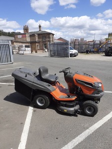 Tondeuses autoportées Husqvarna TC242T à vendre - Product Image 5