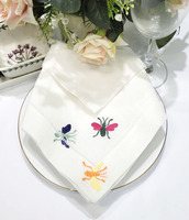 Serviettes carrées en lin brodées à la main avec des abeilles colorées, à ourlet festonné, réutilisables, durables, pour la maison, le restaurant, l'avion, les mariages, les fêtes, la table