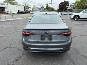 2024 para S FWD Automático, Volante a la Izquierda, Interior Oscuro, Neumáticos R18, Asientos de Tela, Automático Inteligente, En Buen Estado - Product Image 3