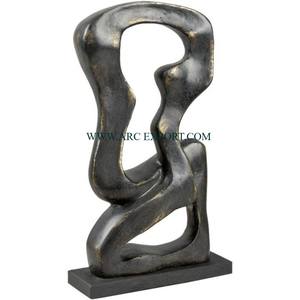 Sculpture créative de nouveau modèle de concepteur unique Sculpture décorative en métal plaqué or de qualité supérieure avec base de couleur noire - Product Image 6