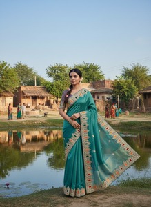 คอลเลกชันใหม่ Saree ผ้านุ่มแฟนซีที่มีความหรูหราแฟนซี * กับ * แนวโน้มการทำงานหนักหลายลำดับ - Product Image 4