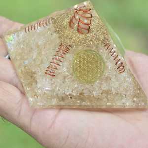 Agate naturelle de haute qualité puces de Quartz clair pyramide d'énergie Orgone en cristal poli pour Feng Shui amour décor à la maison Orgonite - Product Image 2