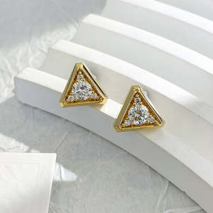 Boucles d'oreilles clous en diamant de laboratoire EF Color VS Clarity 0.80tcw taille brillant rond, forme géométrique, or 10k/14k/18k ou platine, unisexe - Product Image 1