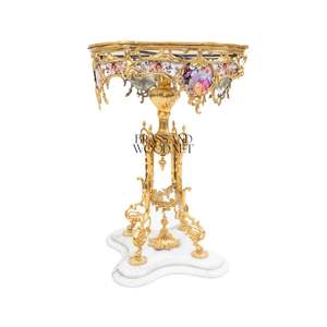 Table d'appoint ronde de luxe avec plateau en marbre blanc et incrustations en porcelaine peintes à la main, base en laiton doré ornée pour la décoration de palais - Product Image 1