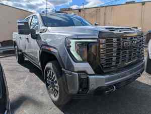 2024 Sierra 2500 HD Denali Ultimate 4x4 Double Cabine, en excellent état, sans accident - Product Image 2
