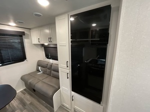 Camping-car motorisé d'occasion 2026 Jayco Jay Flight SLX 210QB - Product Image 4