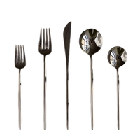 Ensemble d'argenterie élégante Finition de qualité supérieure Articles de cuisine pour la maison Couverts en acier de qualité alimentaire Ensemble de couverts pour le dîner à l'hôtel