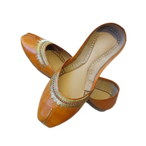 Femmes fait à la main Khussa mariage en plein air à la mode mariée Punjabi Jutti Khussa prix de gros bon marché - Product Image 6