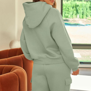 Streetgrace OEM Ensemble de survêtement deux pièces vintage pour femme, coupe personnalisée avec logo en tissu doux, options de marque de marque privée - Product Image 4