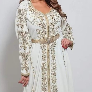 MAGNIFIQUE ET ÉTONNANTE BRODERIE DE CRÉATEUR SUR UNE ROBE CAFTAN BLANCHE ÉLÉGANTE AVEC UN TRAVAIL DABKA ORNEE POUR LA FÊTE ET LE MARIAGE = 2024 - Product Image 1