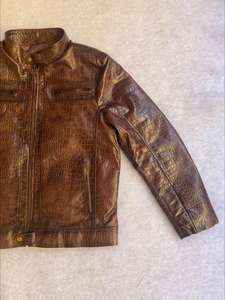 แจ็กเก็ตหนังวัวสำหรับผู้ชายทำจากโรงงานพร้อมปกคอตั้งตกแต่งขนเฟอร์สั่งทำขนาดใส่สบายไซส์พิเศษสำหรับฤดูหนาว - Product Image 6