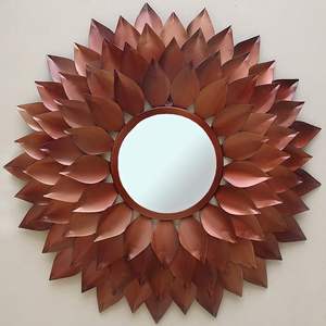 Miroir mural Art déco fabriqué à la main en métal de haute qualité avec un design feuillu pour l'esthétique de la maison - Product Image 3