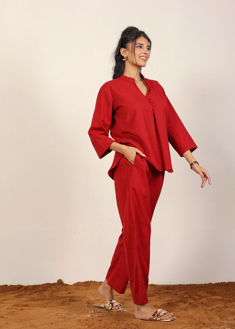 สีน้ำตาลแดง