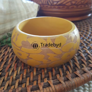 Bracelets en bois ethniques pour la saison des fêtes Bijoux de mode faits à la main en gros par Tradebyd - Product Image 1