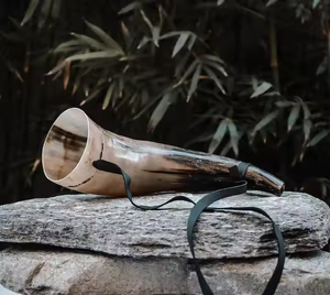 Corne à boire polie sur mesure avec corne mordante de l'artisanat de croissants sculptés pour boire et souffler - Product Image 3