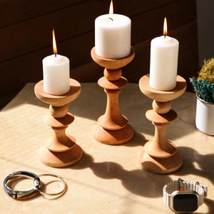 Dernier modèle de chandelier en bois avec une qualité supérieure du bois, design antique, chandelier haut de gamme fabriqué pour toute maison de campagne ou toute ferme - Product Image 1