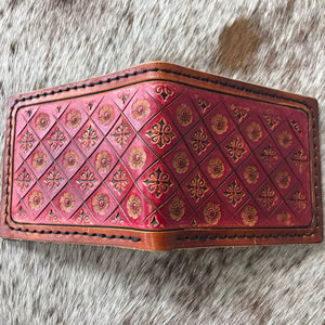 กระเป๋าหนังแท้ทำมือสไตล์วินเทจ ลายเรขาคณิต งานแกะสลักแบบตะวันตก รุ่นใหม่ล่าสุดสำหรับผู้ชาย ป้องกัน RFID แบบพับสั้น - Product Image 1