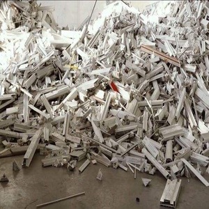 Perfiles de PVC Reciclado Gris Blanco para Moldeo por Soplado Industrial - Product Image 2