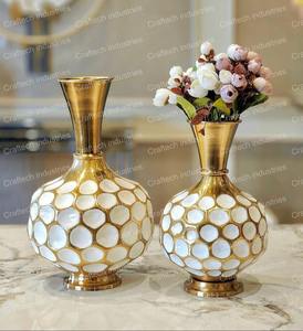 Vase de sol de finition en nickel poli fabriqué à la main Arrangement de fleurs en fer décoratif pour une utilisation festive - Product Image 1