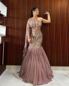 Ensemble traditionnel gris crème en fausse Georgette Lehenga Choli Prêt-à-porter à volants de style poisson coupé pour les mariages Cocktails - Product Image 2