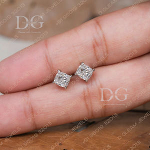 Boucles d'oreilles clous en moissanite taille coussin 2,00 carats, clarté VVS-VS, plaqué rhodium, sertissage clos tendance, argent, pour fiançailles et mariage - Product Image 2