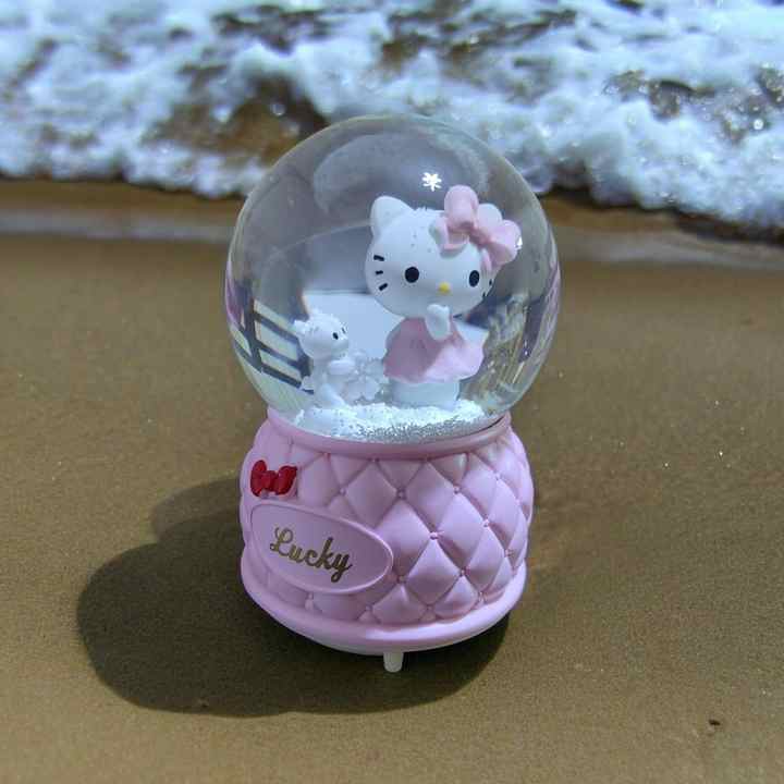 HELLO KITY SNOW GLOBE 16CM